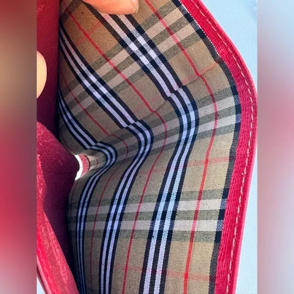 EUC Burberry red leather bifold wallet with COA - Picture 3 of 13